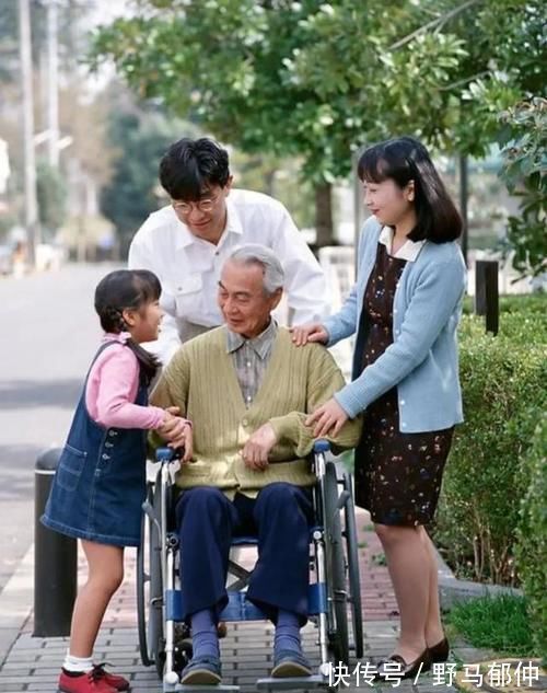 孩子|当你五六十岁,年迈的父母和需要帮忙看孩子的儿女,你会选择哪个?