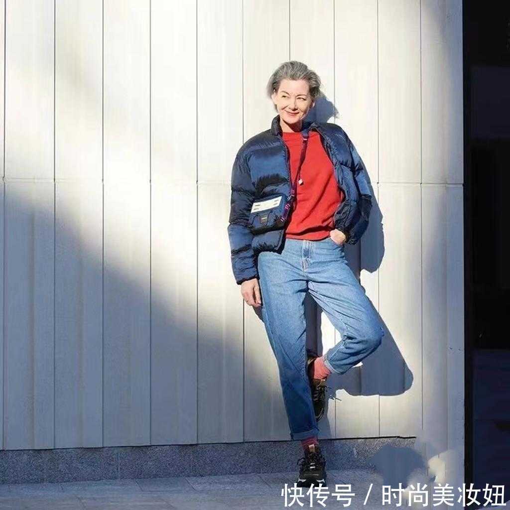 大衣 这位49岁阿姨太会穿了,每一套都高级洋气,年轻人该学一学