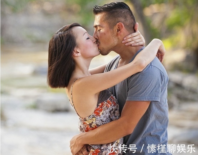 荷尔蒙|两性接吻时,伸舌头有什么好处你知道几个呢答案在这里