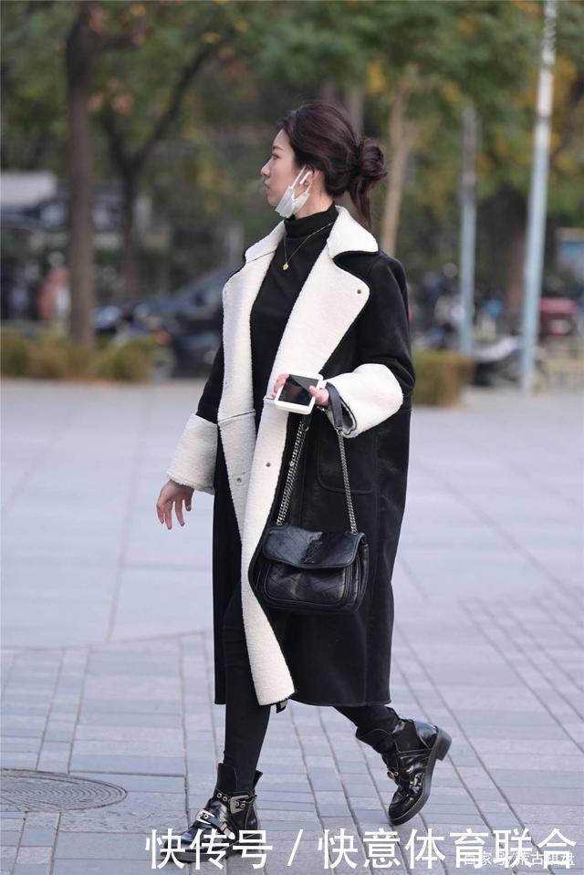 平底的马丁靴,年轻的时尚姑娘穿得多,系带和拉链款式都很正