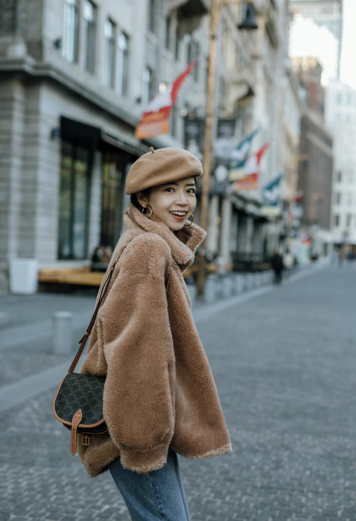 泰迪熊外套|今冬流行的“泰迪熊外套”长这样,和牛仔裤搭配可高级了,超好看