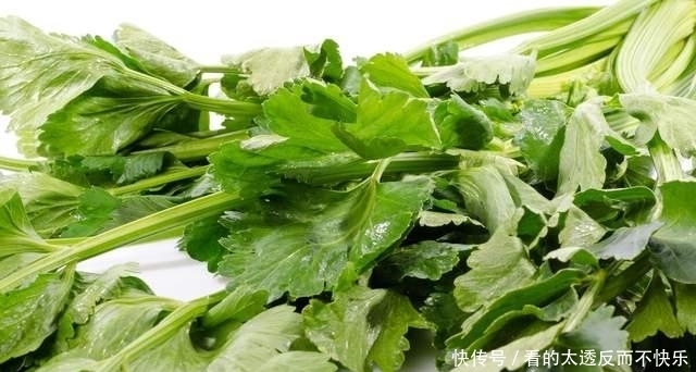 春天,多吃1道碱性蔬菜,一菜两吃不浪费,清淡又美味