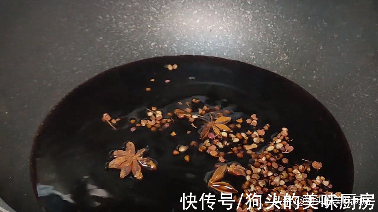 老爸教我的祖传腌萝卜配方，做法简单好储存，又香又脆，太好吃了