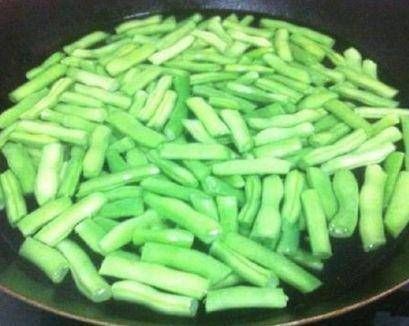 豆角|豆角炒不熟大厨教你一招,5分钟出锅,没牙也能吃