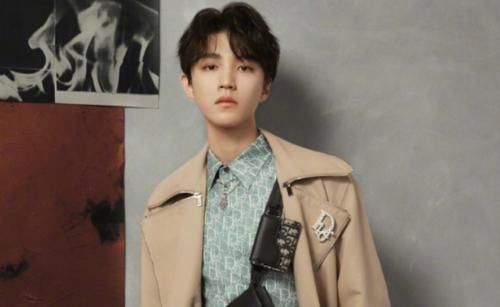 《奇异剧本鲨》将袭，原定“三字”顶流被换，阵容太强了