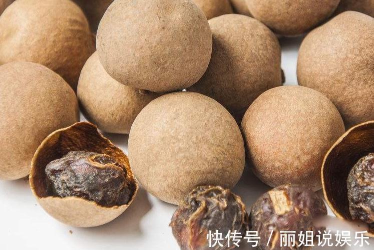 鹏哥|养花的老爷爷究竟在盆里放了啥,几年都不用施肥花照样疯长