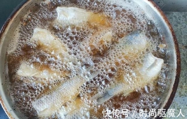 香酥鱼|香酥鲫鱼，一道解决鲫鱼如何烹制的菜品