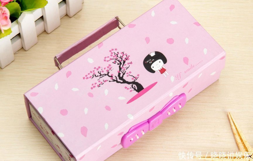 文具|妈妈只给女儿买最便宜的文具,不是抠门,女儿:学校里有三只手