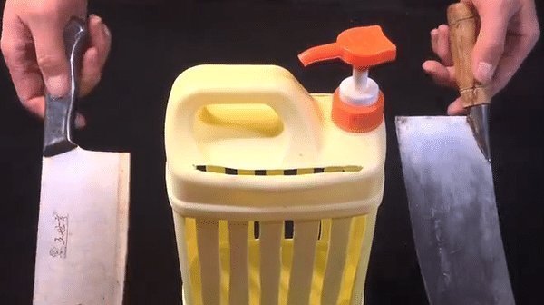 厨房|洗洁精瓶子扔掉等于“扔钱”,剪几刀放在厨房里,全家人都抢着用