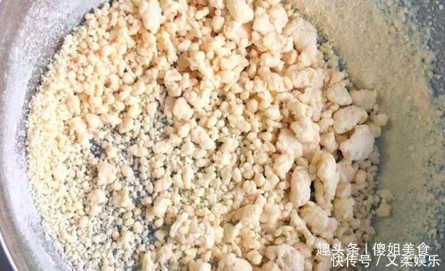 做疙瘩汤时,别再用水和面了!如此做,疙瘩爽滑筋道,吃不够