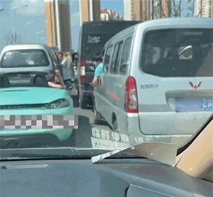 |搞笑GIF:妹子厉害了,果然是道高一尺魔高一丈啊