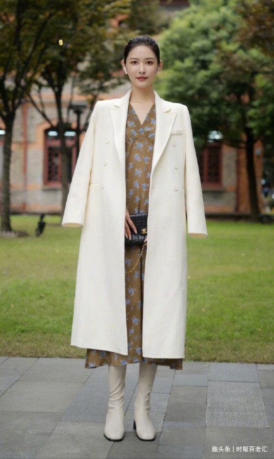 膝下 最近火了一种大衣,叫“膝下不过踝”,时髦显高,小个子也适合