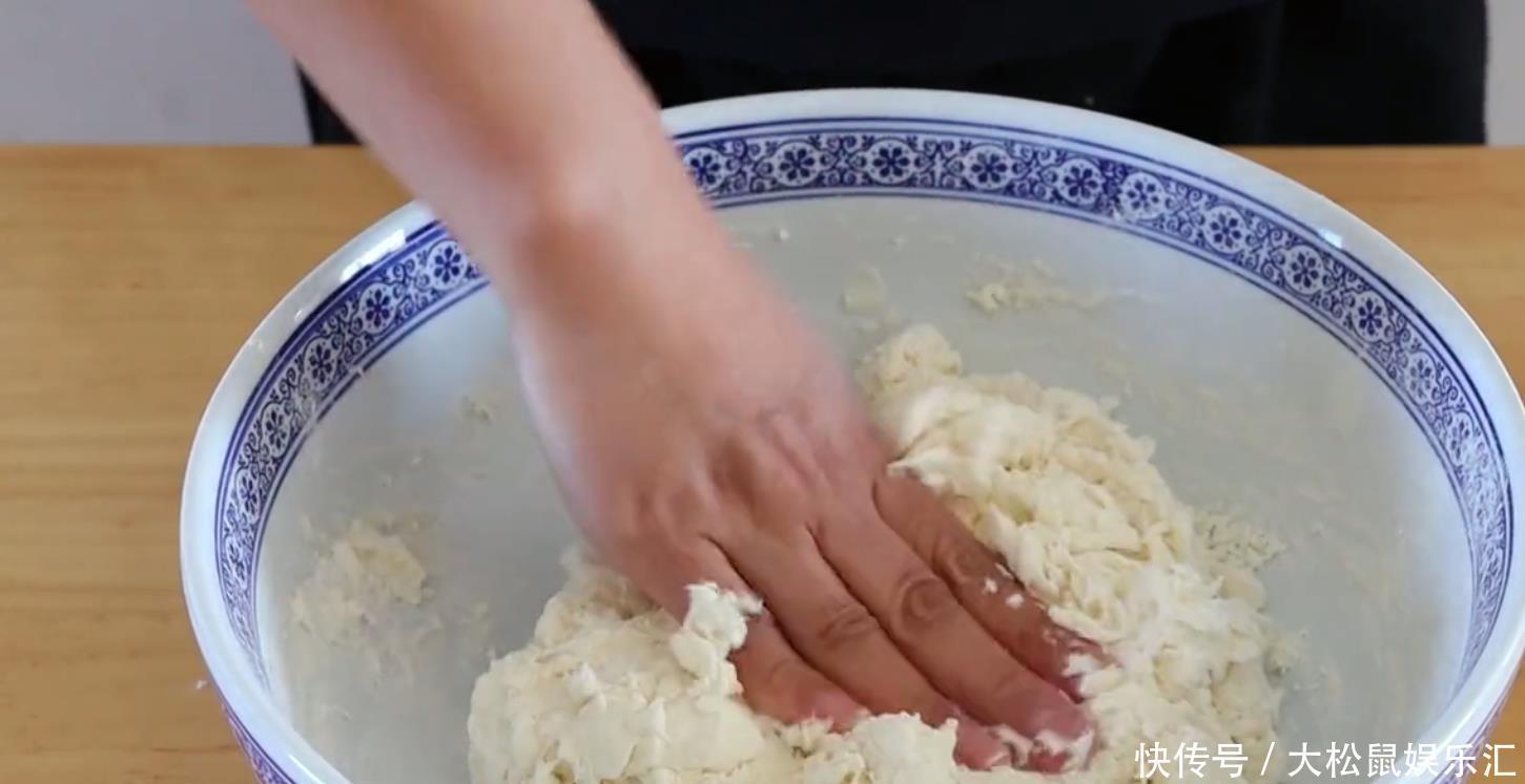学会这个和面配方:做出家常饼,口袋饼,春饼,个个柔软好吃
