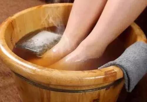 长时间|腿脚抽筋可不是缺钙那么简单，还可能跟这几个因素有关！