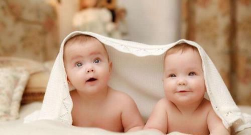 五官|宝宝睡姿竟然可以改变五官这几种方法真的可以使宝宝变漂亮