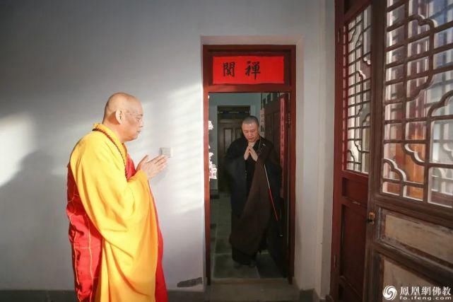 恭迎|闭关四年圆满道慈大和尚恭迎仁证法师出关