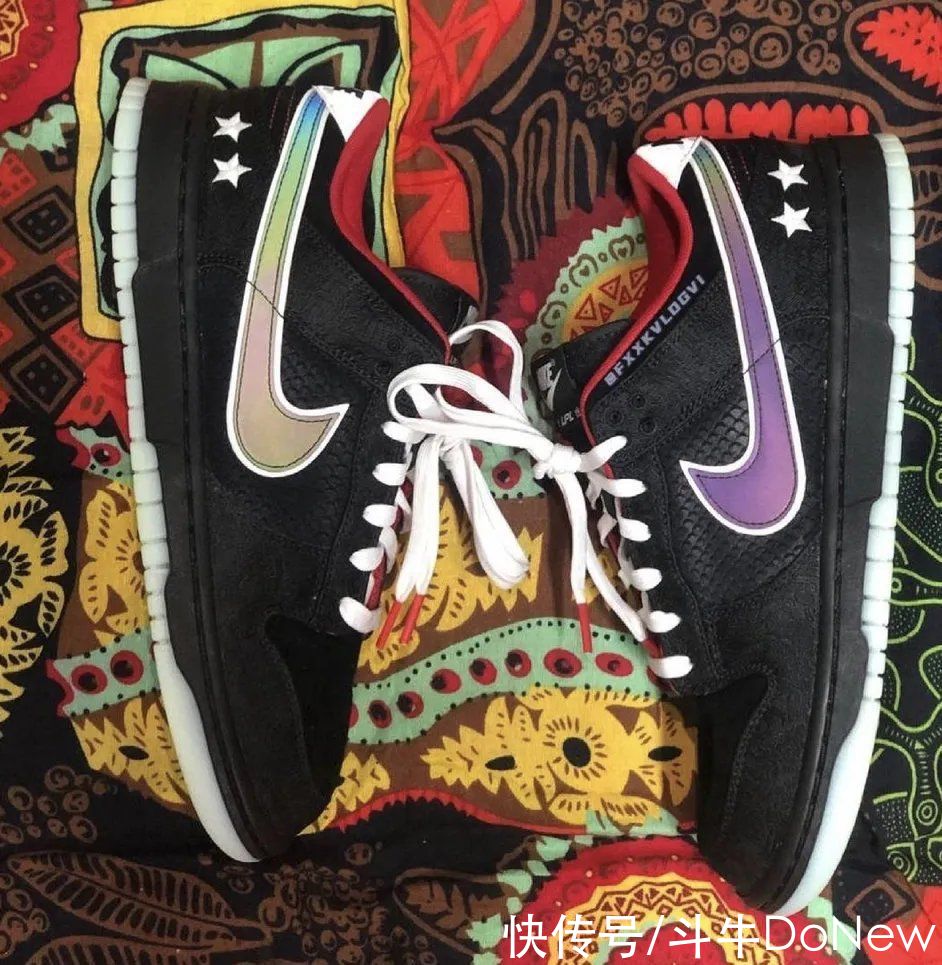 g资讯｜Kanye新头套释出，居然还在巴黎世家？NIKE X LPL释出