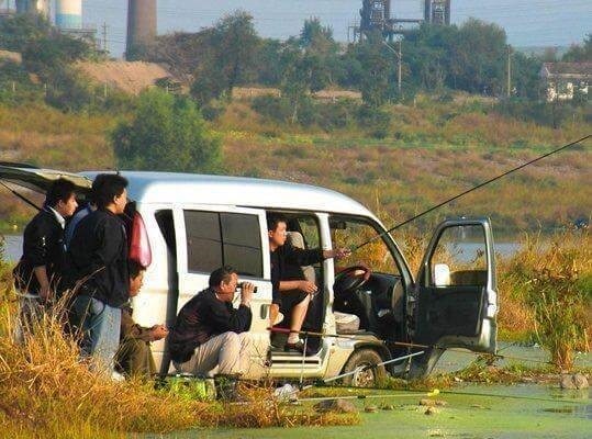 浮漂|钓鱼时找准鱼层是关键,这样浮漂的反应才最真实