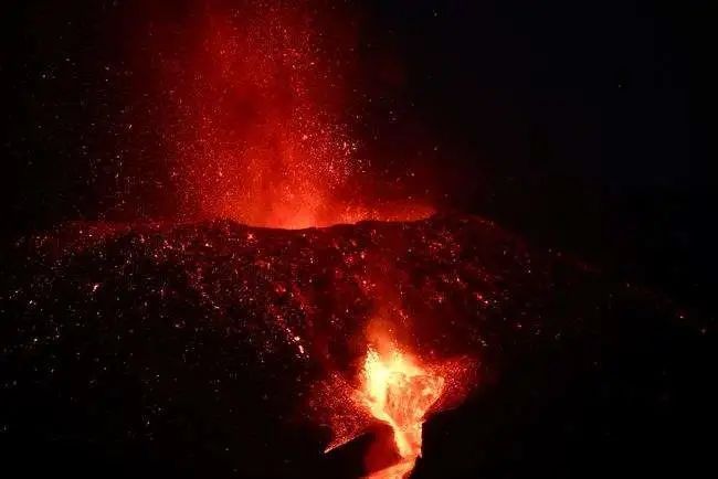 火山|“火山游”火了！单人只需900元