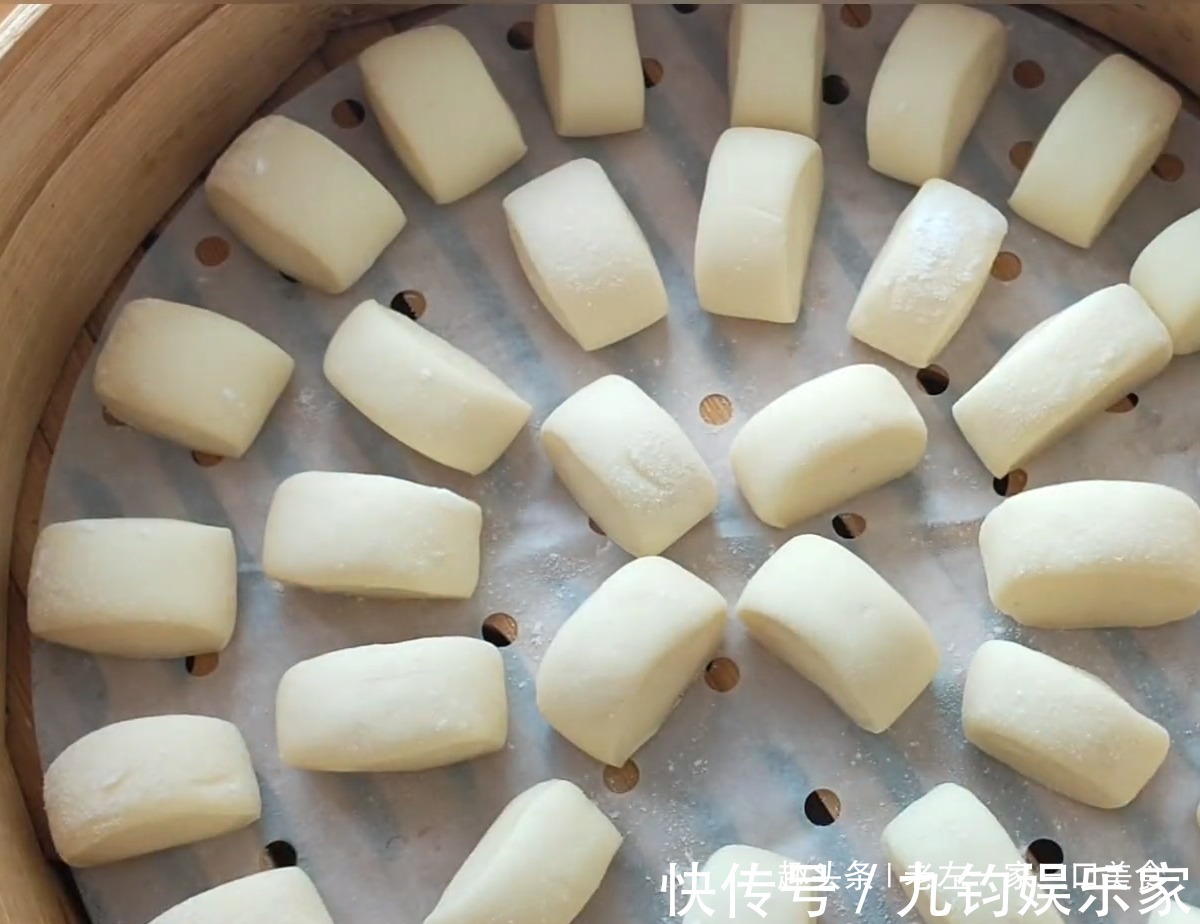 不用发面,一次醒发成型的奶香小馒头做法,一口一个,孩子超喜欢