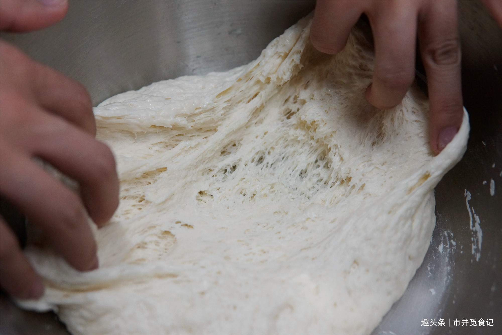 冬天蒸馒头,掌握1个窍门,30分钟发满一盆面,馒头白胖又松软