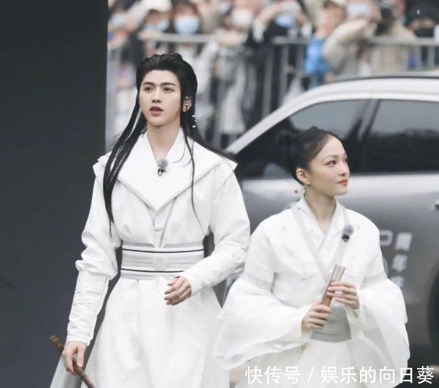 cr|顶流齐聚《跑男9》,风头却被“公主小妹”抢了