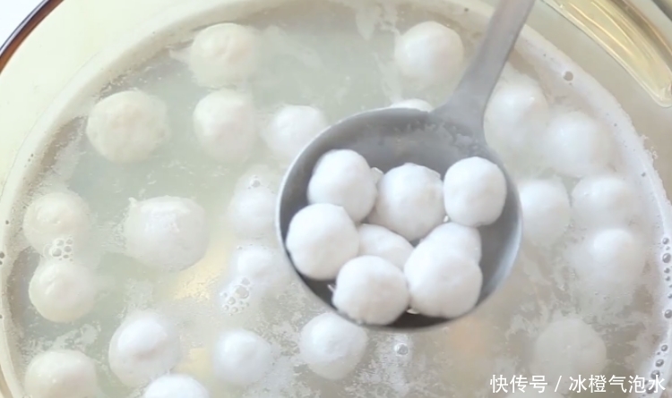 爽滑|居家分享原味鲢鱼丸子,鲜嫩爽滑,营养好吃,孩子喜欢的美味辅食