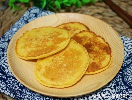玉米面粗粮饼怎么做才好吃?掌握3点,松软香滑,快手营养早餐
