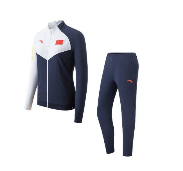 封面新闻|购时髦：技术不够装备来凑 那些好看又实用的运动服饰｜封面天天见·逛姐出街