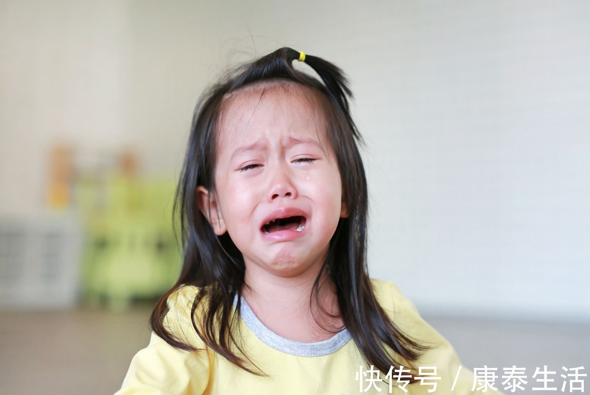 小莲|5岁孩子将饮料当水喝引肚疼,专家警告三种饮料危害不浅,需谨慎