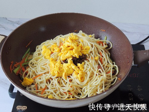 炒面的正确做法，根根分明，好吃不粘锅，连吃一星期都不腻