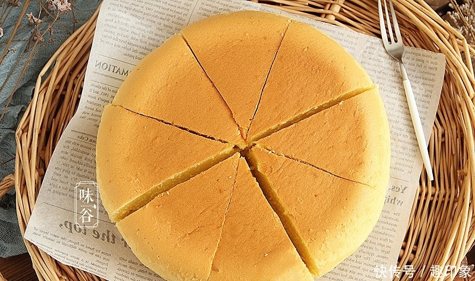 教你在家做蛋糕,掌握好小窍门,不塌陷不回缩,比烤的还要好吃