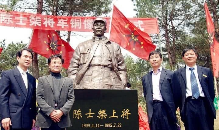 牙病|他患牙病苦不堪言,主席特批3克黄金让他补牙,后成开国上将