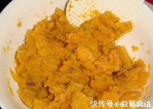 红虫|想钓大鲫鱼，饵料里不能少了“它”，一下子就一条，新手也能爆护