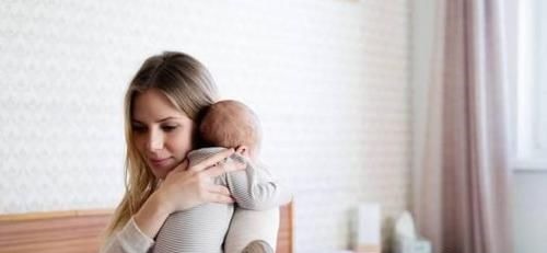 宝宝|哄娃时常用的这一姿势,对孩子的伤害很大,多数父母还在犯