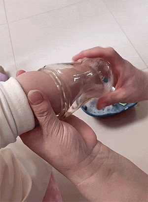 |搞笑GIF图:天下没有一口奶是免费的