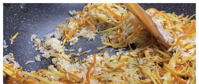 小黎|橘子皮加生姜,88岁老人长寿秘方,每天一杯,腿脚有力身体好