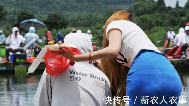 钓王邓刚在广东盘黑坑,塘主瞧不起被打脸,不要鱼获抬走了一头猪