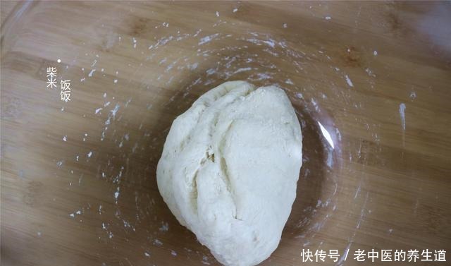 发面饼还可以这样做,大空心,加上自己爱吃的菜,人人喜欢