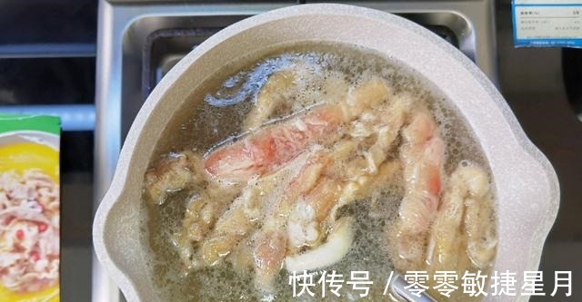 肥牛鱼片配酸汤，营养又暖心！再放一些面条，真是超级美味！