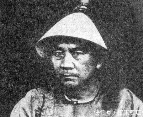 太监|真实的清朝大内侍卫老照片：图2慈禧被偷拍，侍卫太监全在笑！