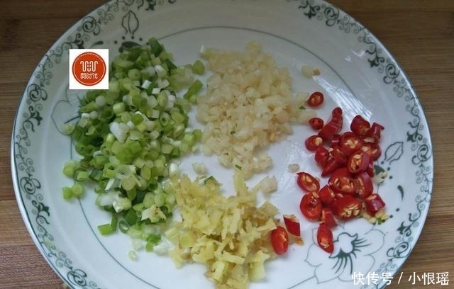 茄子最简单的做法,不炸不炒,儿子吃了2碗饭还要吃,实在太下饭