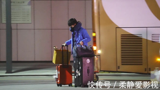总决赛|国乒归来!孙颖莎行李多,樊振东红包抢镜,球迷呼吁隔离期直播