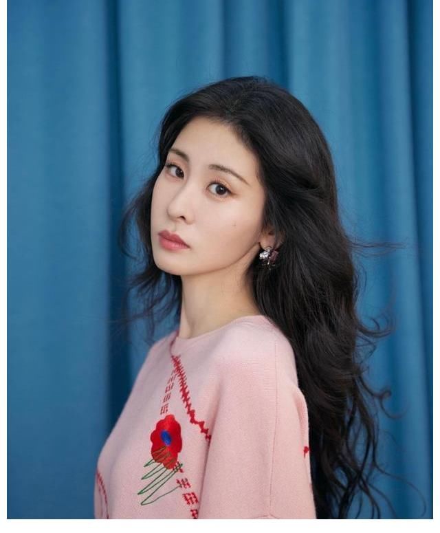 張小斐|八卦小則：張予曦，鄧倫，吳磊，黃旭熙，張小斐，王一博，李藝彤