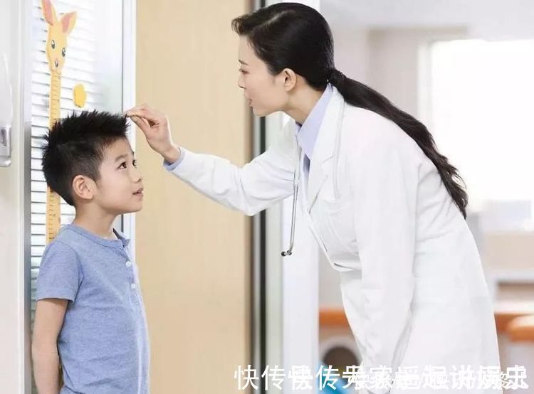 特征|有种个头叫“晚发育”，有这些特征爸妈别担心，只是发育晚而已