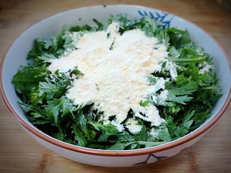 玉米面|冬季,这碱性蔬菜要多吃,改善失眠还润肺,做成蒸菜特别好吃!