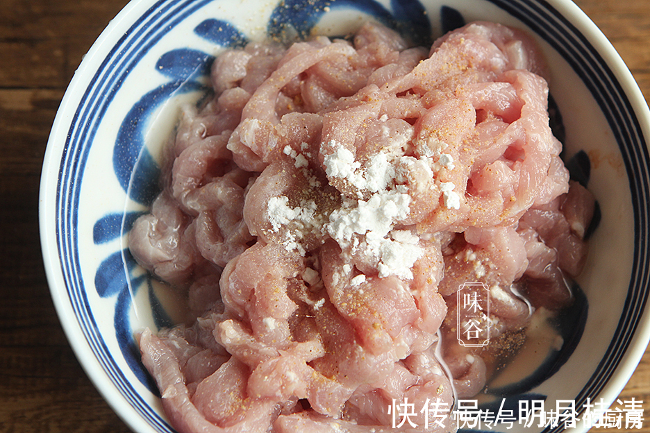 不管炒什么肉，别只放盐，多加“2种料”，炒出来的肉嫩滑还入味