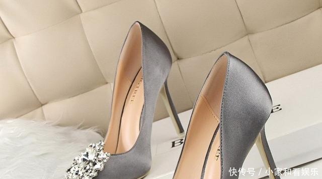 时尚|穿裤袜不要配低跟鞋了,瞧瞧刚上新高跟鞋,才美