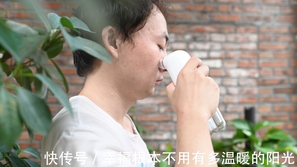 脸部|一键清理面部油污粉刺,让脸部更清爽,DOCO超微小气泡毛孔吸尘器体验