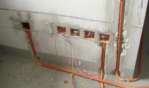 单相电|照明和插座线可以放同一根管中吗?20年老电工:姜还是老的辣